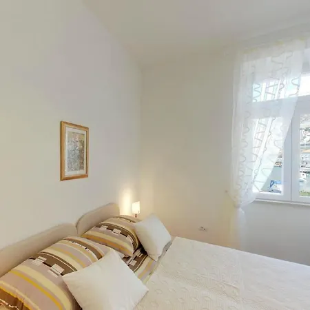 Apartment Mihe - Two-bedroom With Balcony And Sea View *