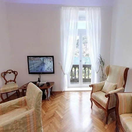 Mihe - Two-bedroom With Balcony And Sea View