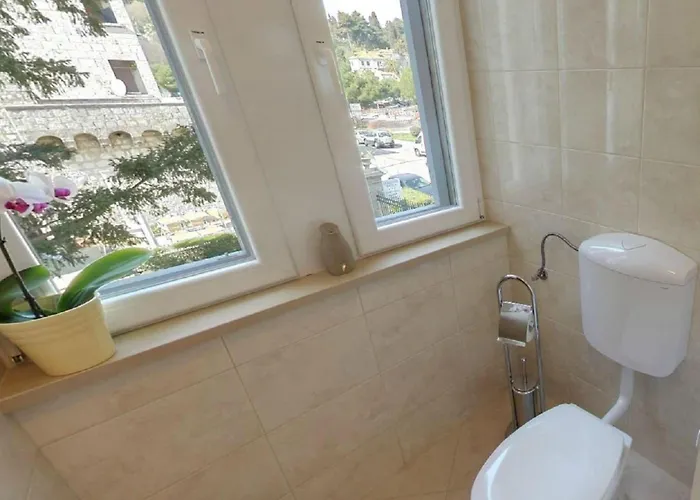 Mihe - Two-bedroom With Balcony And Sea View