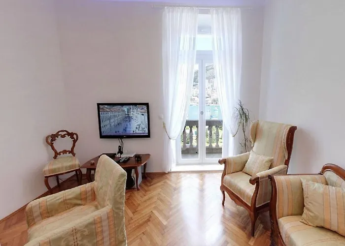 Mihe - Two-bedroom With Balcony And Sea View
