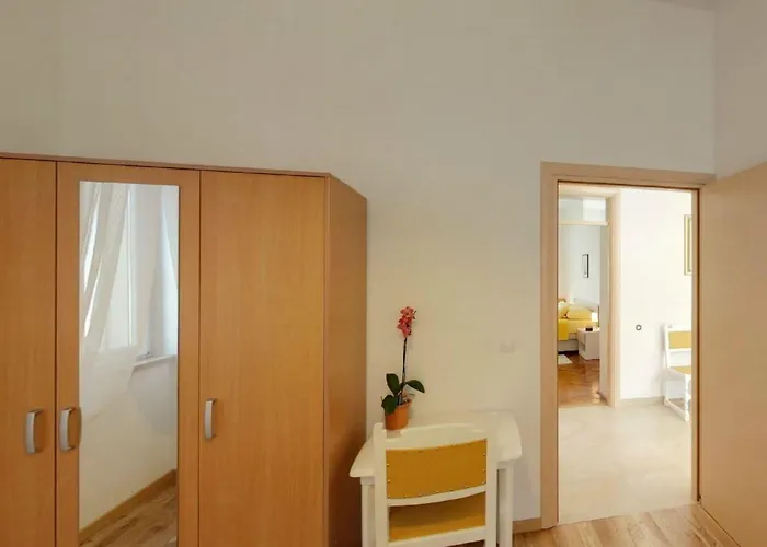 Mihe - Two-bedroom With Balcony And Sea View Apartment Dubrovnik