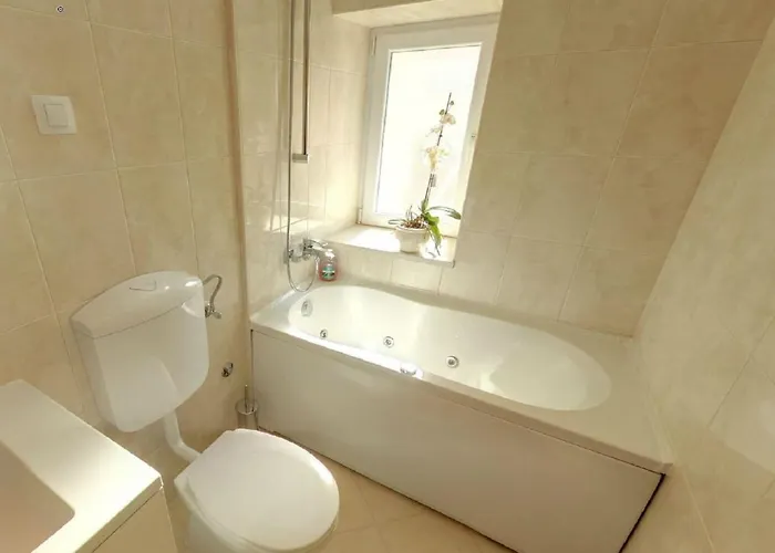 Mihe - Two-bedroom With Balcony And Sea View Apartment