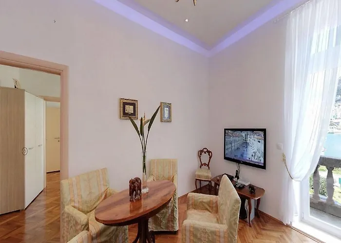 Mihe - Two-bedroom With Balcony And Sea View Dubrovnik